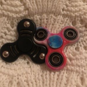 2 barely used fidget spinners